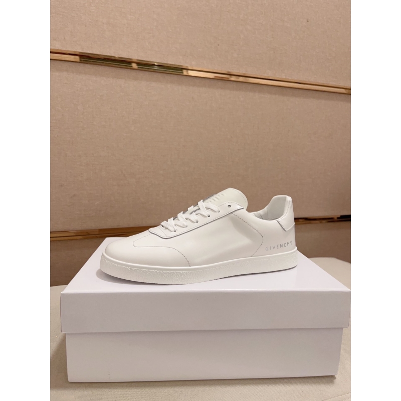 G*u*i sneakers